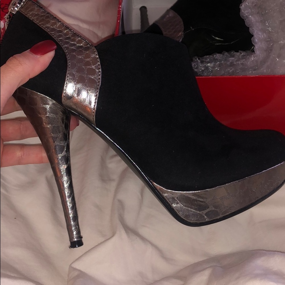 Guess booties